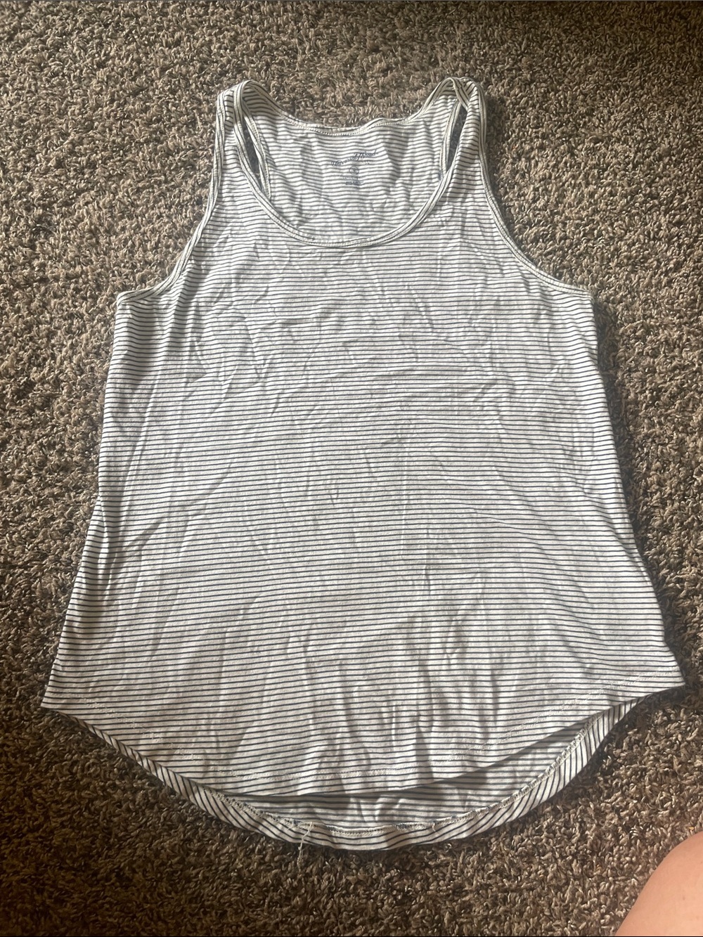 Universal Thread White & Gray Striped Scoop Tank